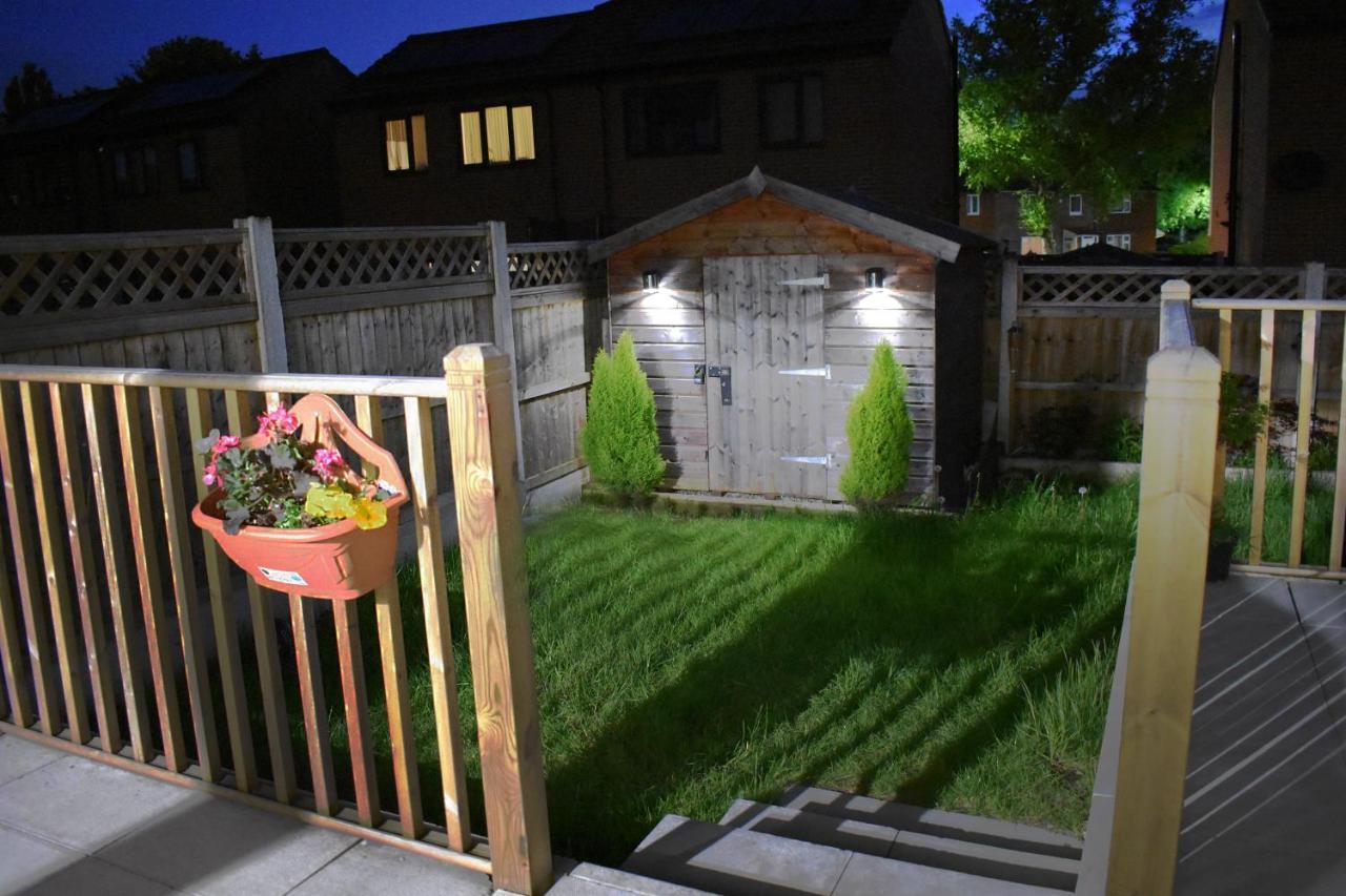 Maya Boutique Inn - Garden Wythenshawe Exteriör bild